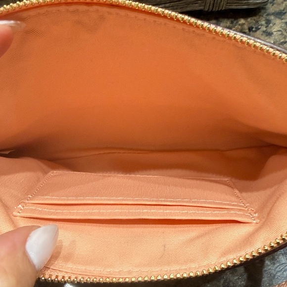 LOW START Coach Coral Wristlet Clutch - Picture 3 of 5